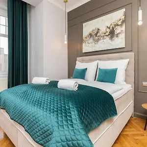 Rivoli Near The & Pier By Renters Apartament